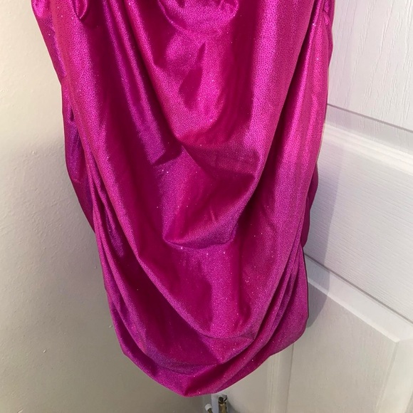 Elegant Fuchsia Dress - Picture 3 of 7